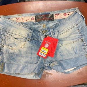 Ladies jean shorts size 30, brand new